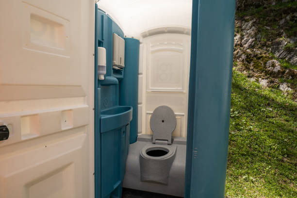 Best High-end porta potty rental  in Pemberwick, CT